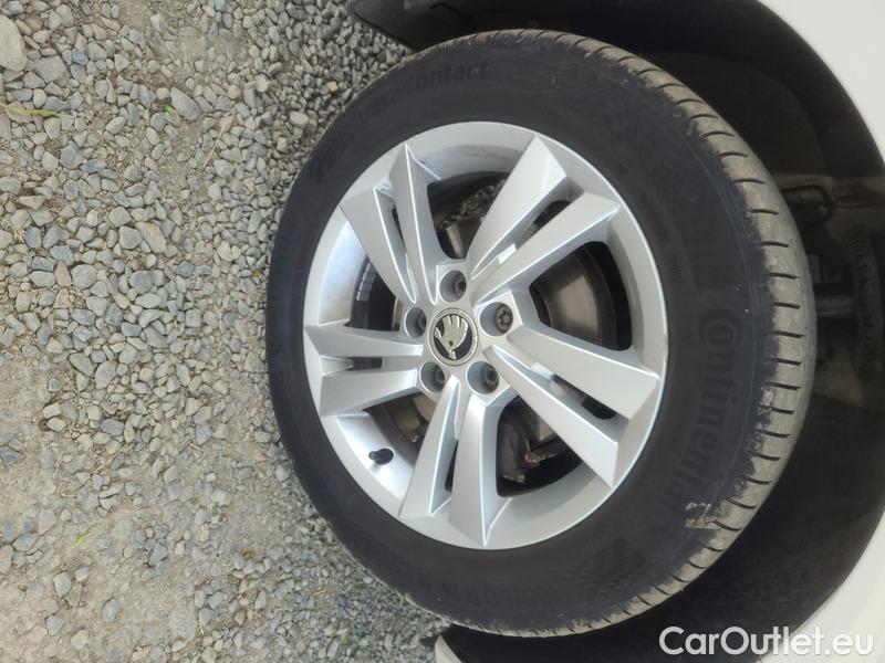  Skoda  Fabia  Combi (2015) Com.1.0TSI 70 Ambition 5d #24