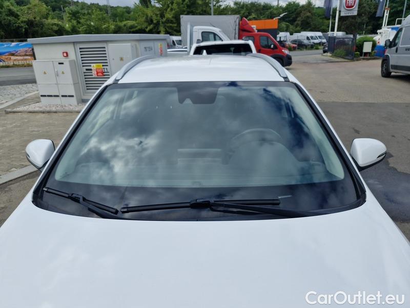  Hyundai  i30   cw (PD)(2017->)  kom.1.5i Family Comfort 5d #1