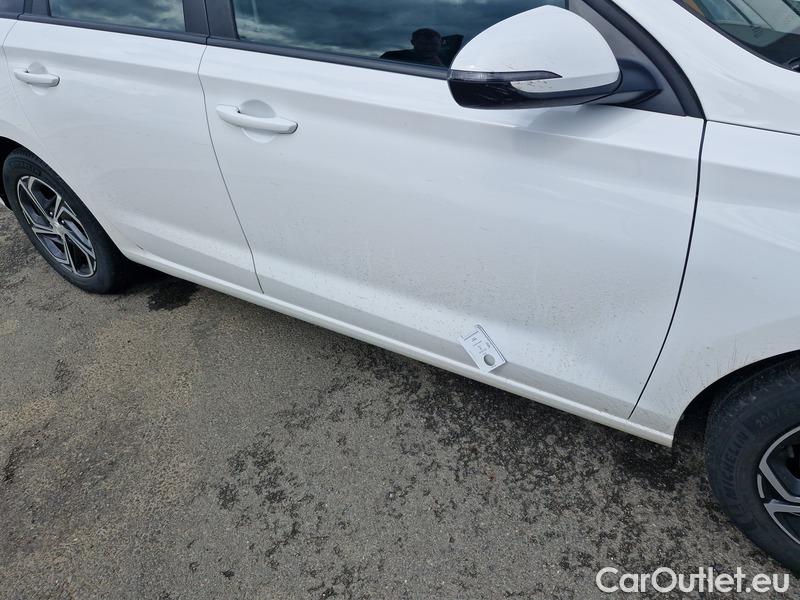  Hyundai  i30   cw (PD)(2017->)  kom.1.5i Family Comfort 5d #29