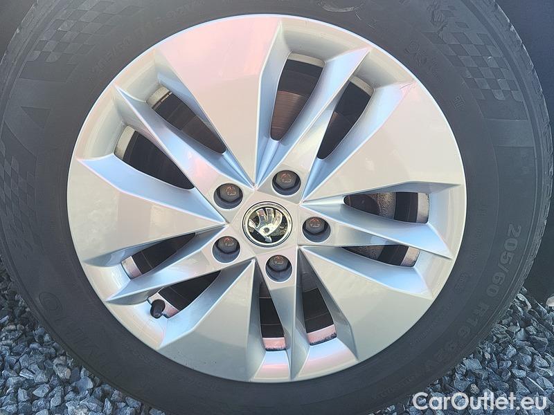  Skoda  Octavia  Lim. (NX3)(2020) Oct.2.0TDI 110 Ambition 5d #10