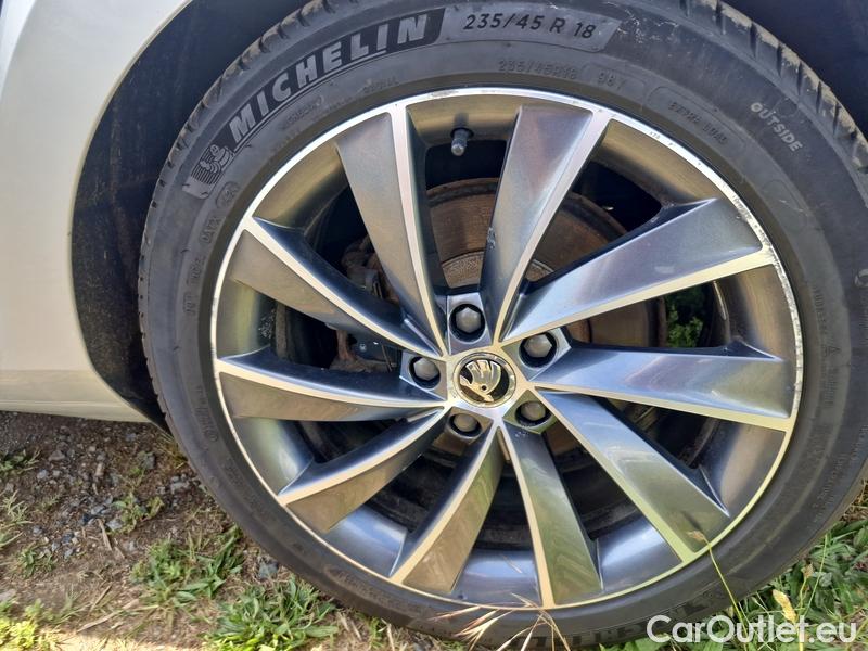  Skoda  Superb  (3V3)(2015)  2.0TDI 140 L&K 4x4 AP #18