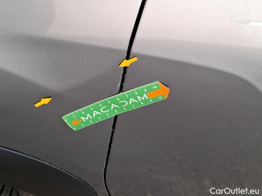  Citroen  C4  Berline Feel 1.2 PureTech 130CV BVM6 6E #4
