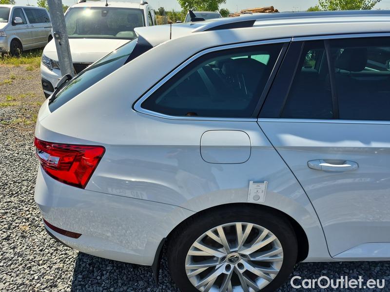  Skoda  Superb  Combi (3V5)(2015) Sup.C.FL2.0TSI 140 Style AT #12