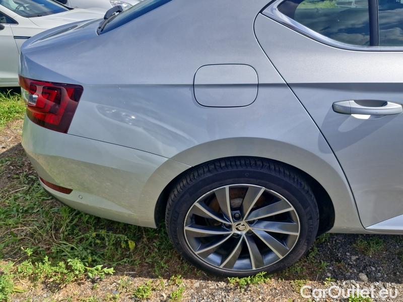  Skoda  Superb  (3V3)(2015)  2.0TDI 140 L&K 4x4 AP #31