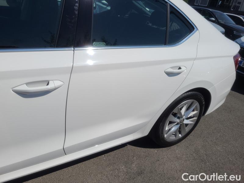  Skoda  Octavia  Lim. (NX3)(2020) Oct.1.5 e-TEC 110 Style AT #4