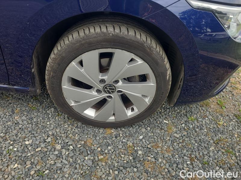  Volkswagen  Golf  VIII Variant (CG5) 2020 Var.1.5TSI 110 Style AT #13