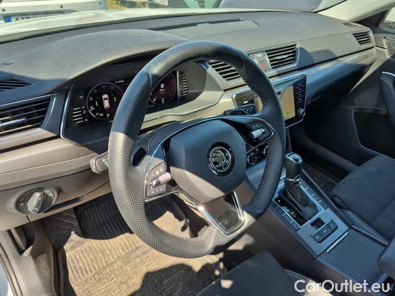  Skoda  Superb  Combi (3V5)(2015) Sup.C.FL2.0TSI 140 Style AT #10