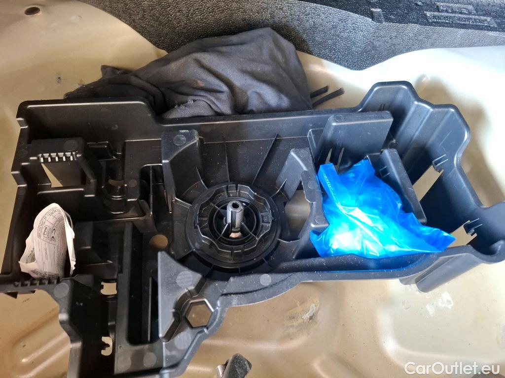  Citroen  C4  Berline Feel 1.2 PureTech 130CV BVM6 6E #17