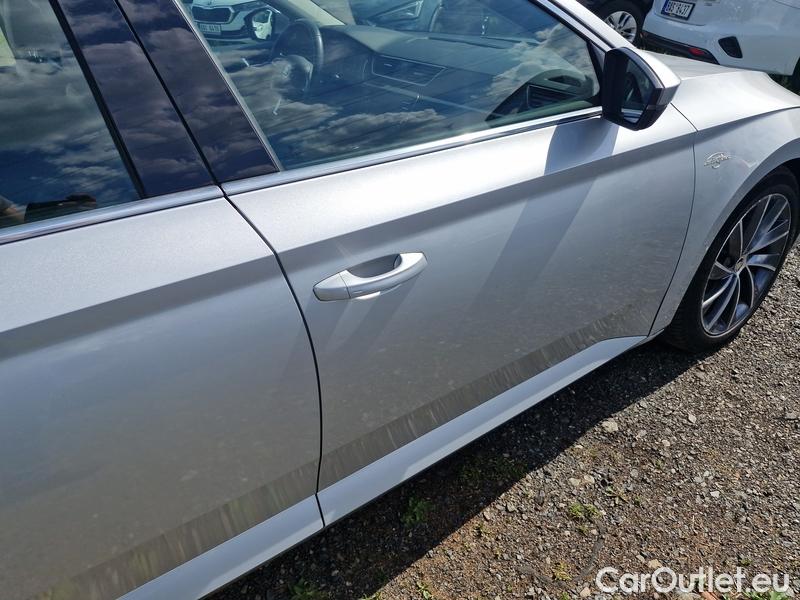  Skoda  Superb  (3V3)(2015)  2.0TDI 140 L&K 4x4 AP #36
