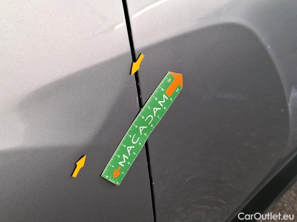  Citroen  C4  Berline Feel 1.2 PureTech 130CV BVM6 6E #2