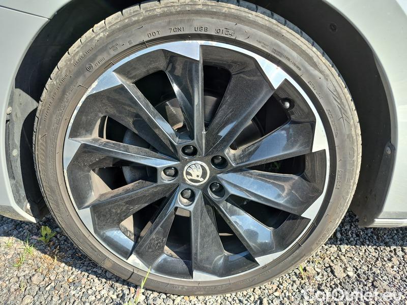  Skoda  Superb  Combi (3V5)(2015) Sup.C.FL2.0TDI 110 SLine AT #4