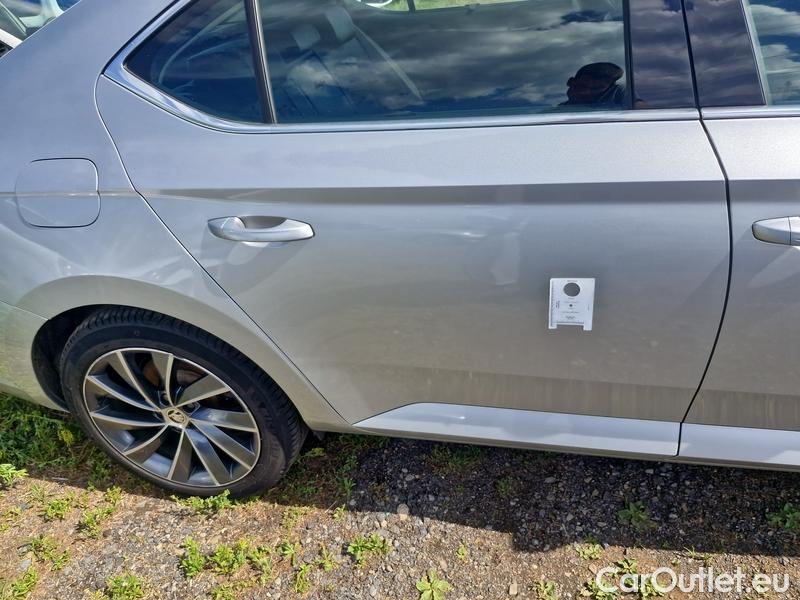  Skoda  Superb  (3V3)(2015)  2.0TDI 140 L&K 4x4 AP #34