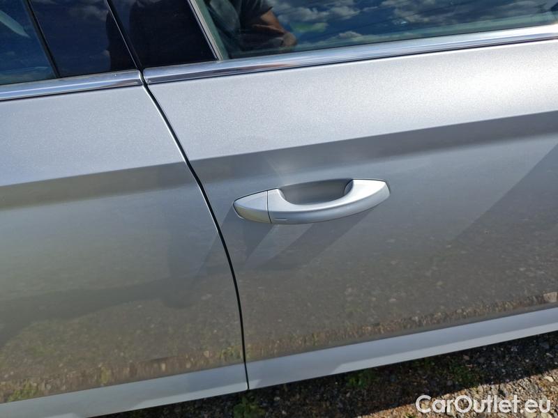  Skoda  Superb  (3V3)(2015)  2.0TDI 140 L&K 4x4 AP #38