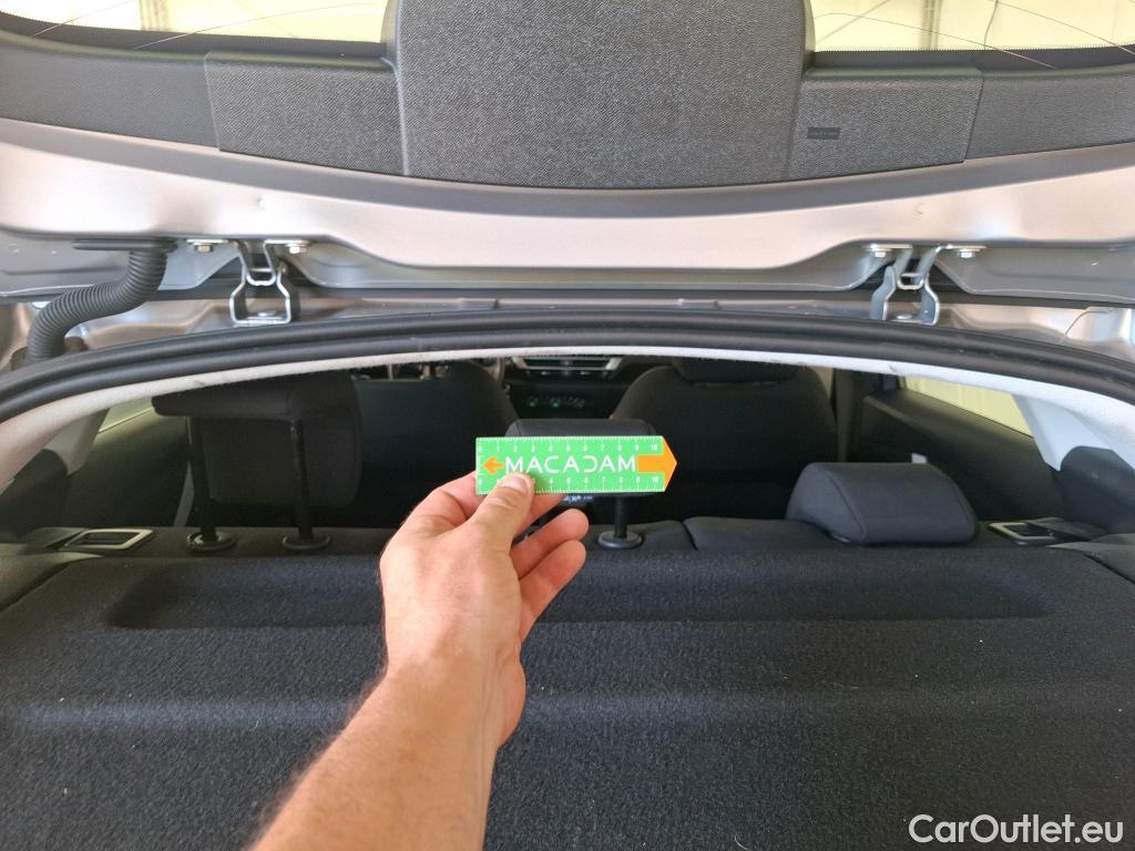 Citroen  C4  Berline Feel 1.2 PureTech 130CV BVM6 6E #18