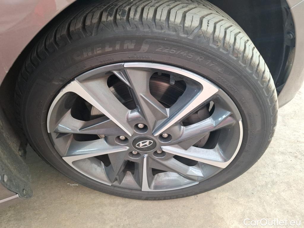  Hyundai  i30 HYUNDAI  Sport Wagon / 2020 / 5P / Break 1.0 T-GDI 120 MHEV I-MT CREATIVE SW #31