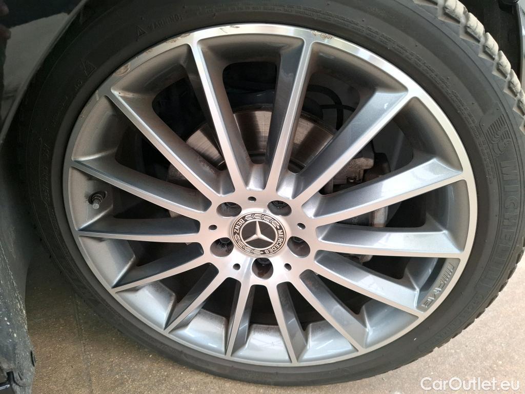  Mercedes  A-Klasse MERCEDES BENZ Classe A Berline 2018 4P Berline A 200 AMG Line 7G DCT #18