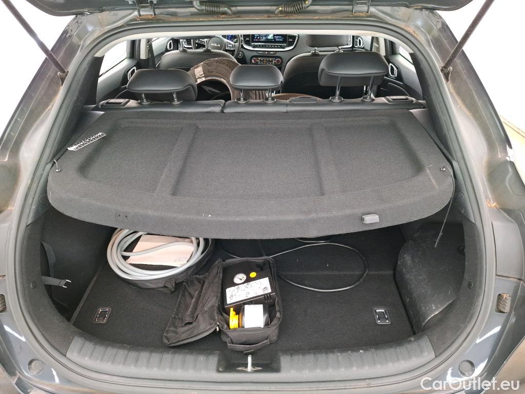  KIA  XCeed KIA  / 2022 / 5P / Crossover 1.6 GDI PHEV ACTIVE BUS DCT6 #14