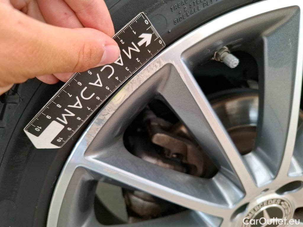  Mercedes  A-Klasse MERCEDES BENZ Classe A Berline 2018 4P Berline A 200 AMG Line 7G DCT #13