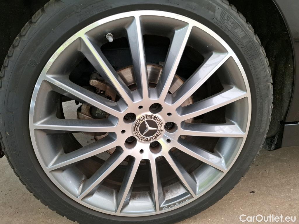  Mercedes  A-Klasse MERCEDES BENZ Classe A Berline 2018 4P Berline A 200 AMG Line 7G DCT #12