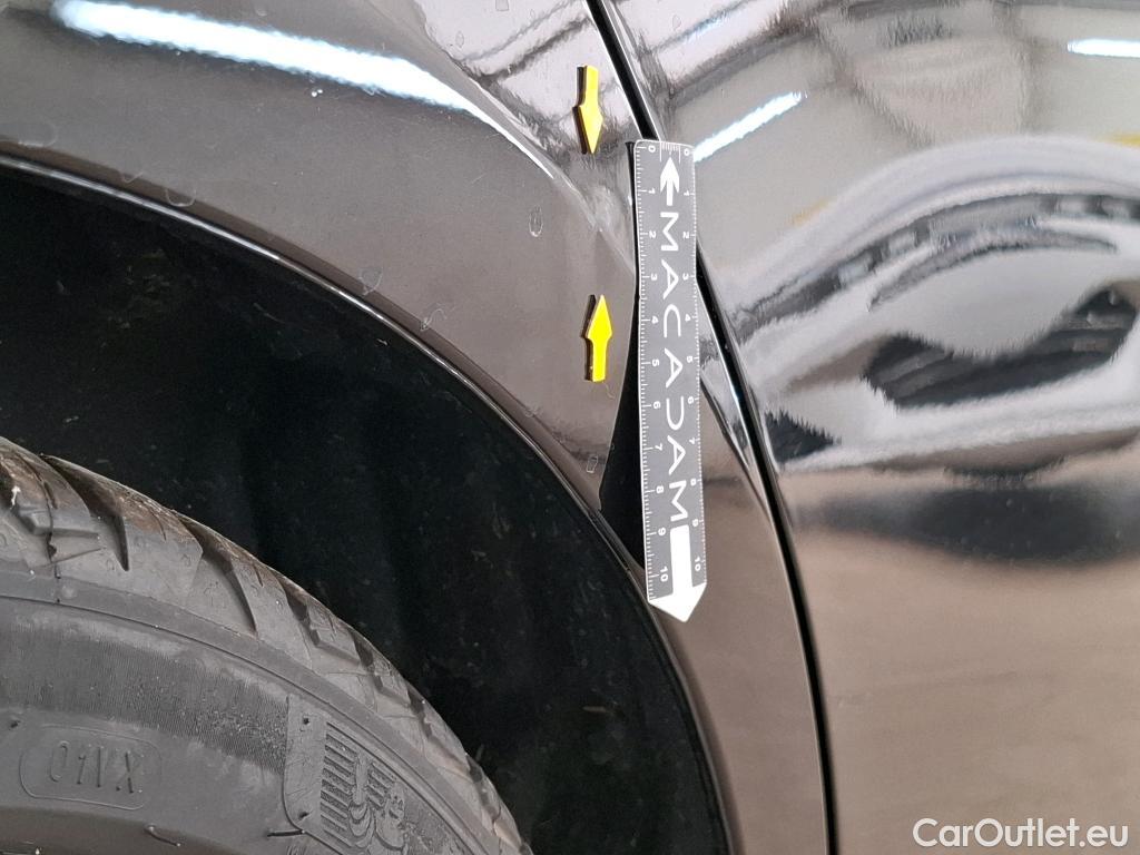  Mercedes  A-Klasse MERCEDES BENZ Classe A Berline 2018 4P Berline A 200 AMG Line 7G DCT #33