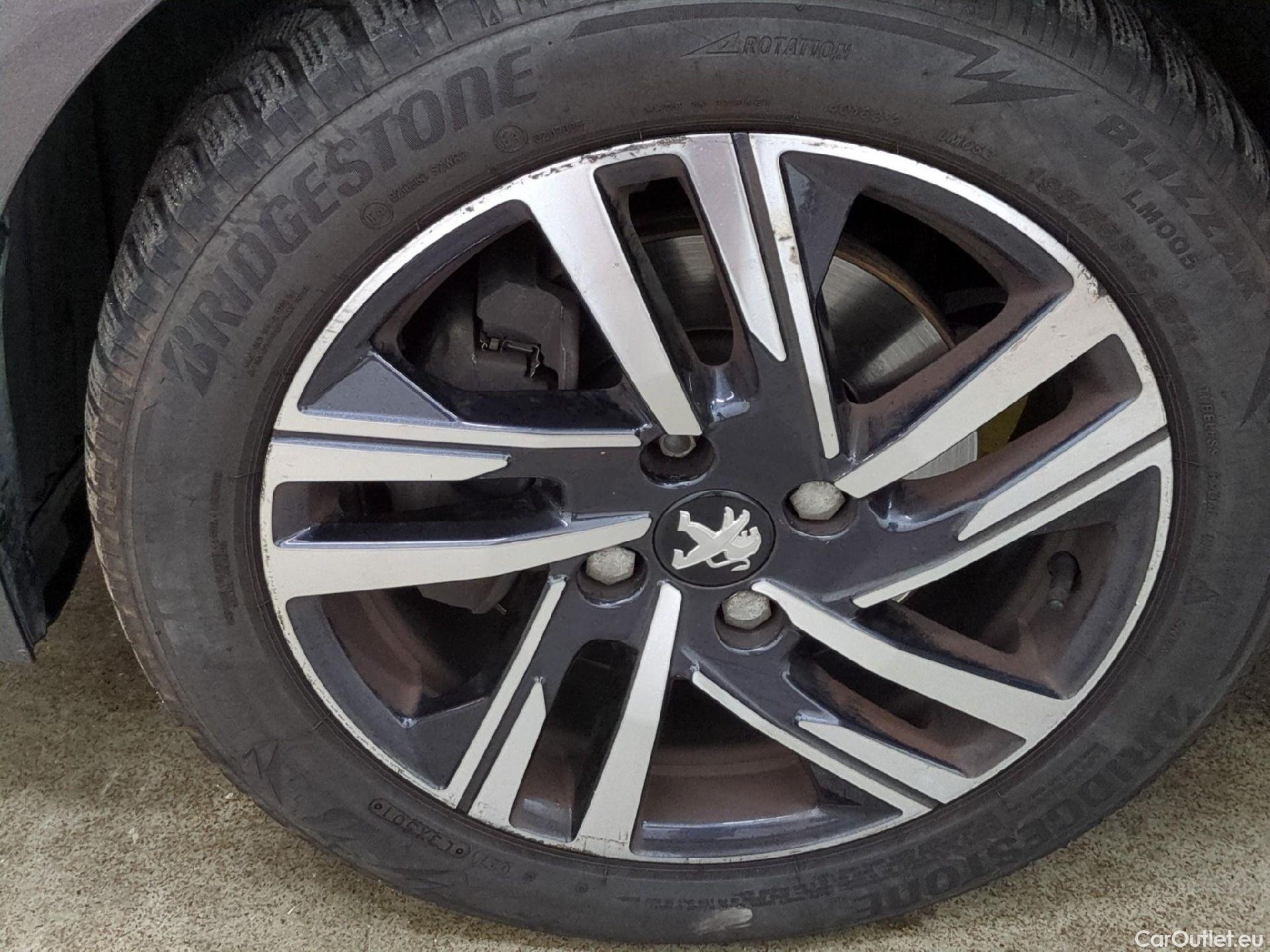  Peugeot  208  Allure Business 1.2 PureTech 100CV BVA8 E6d #18