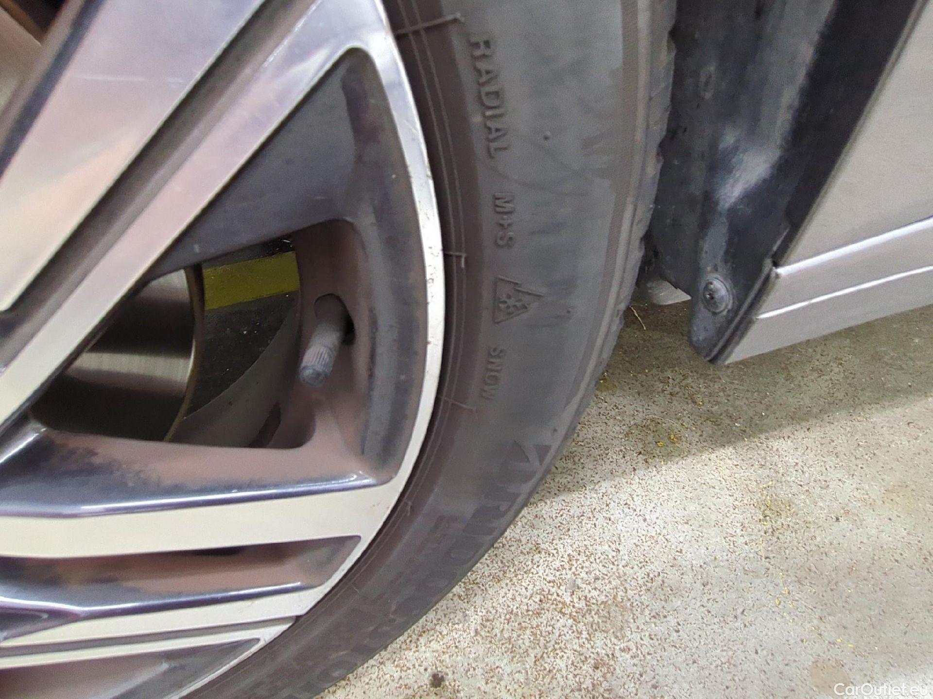  Peugeot  208  Allure Business 1.2 PureTech 100CV BVA8 E6d #1
