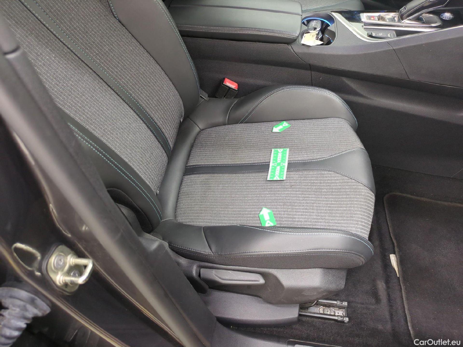  Peugeot  3008  Allure Pack 1.5 HDi 130CV BVA8 E6d #3