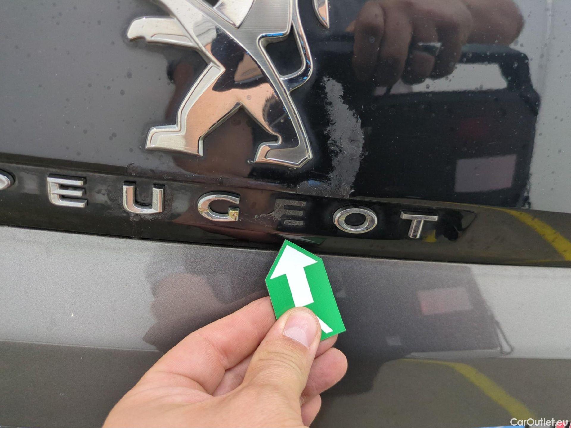  Peugeot  3008  Allure Pack 1.5 HDi 130CV BVA8 E6d #19