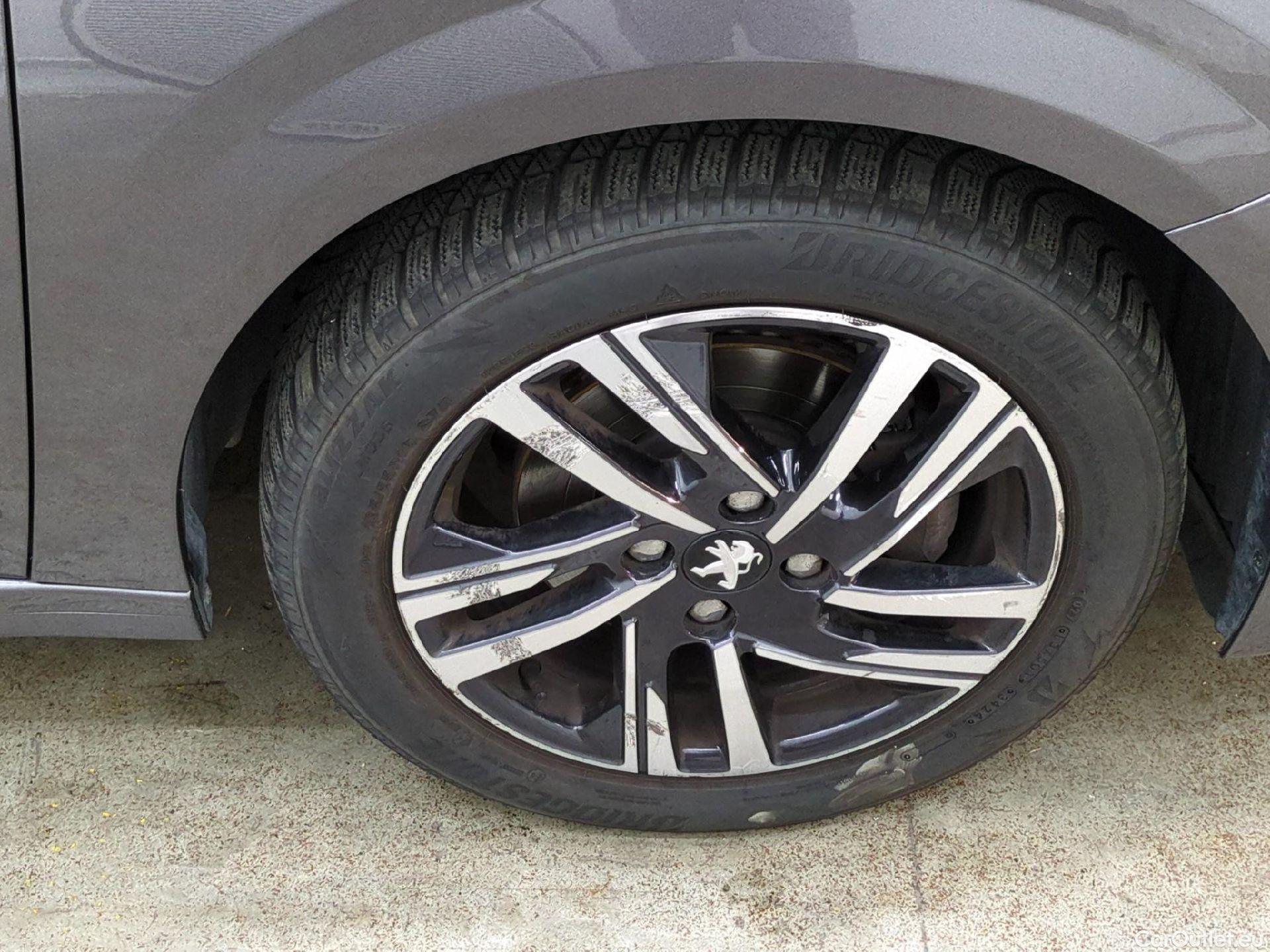 Peugeot  208  Allure Business 1.2 PureTech 100CV BVA8 E6d #15