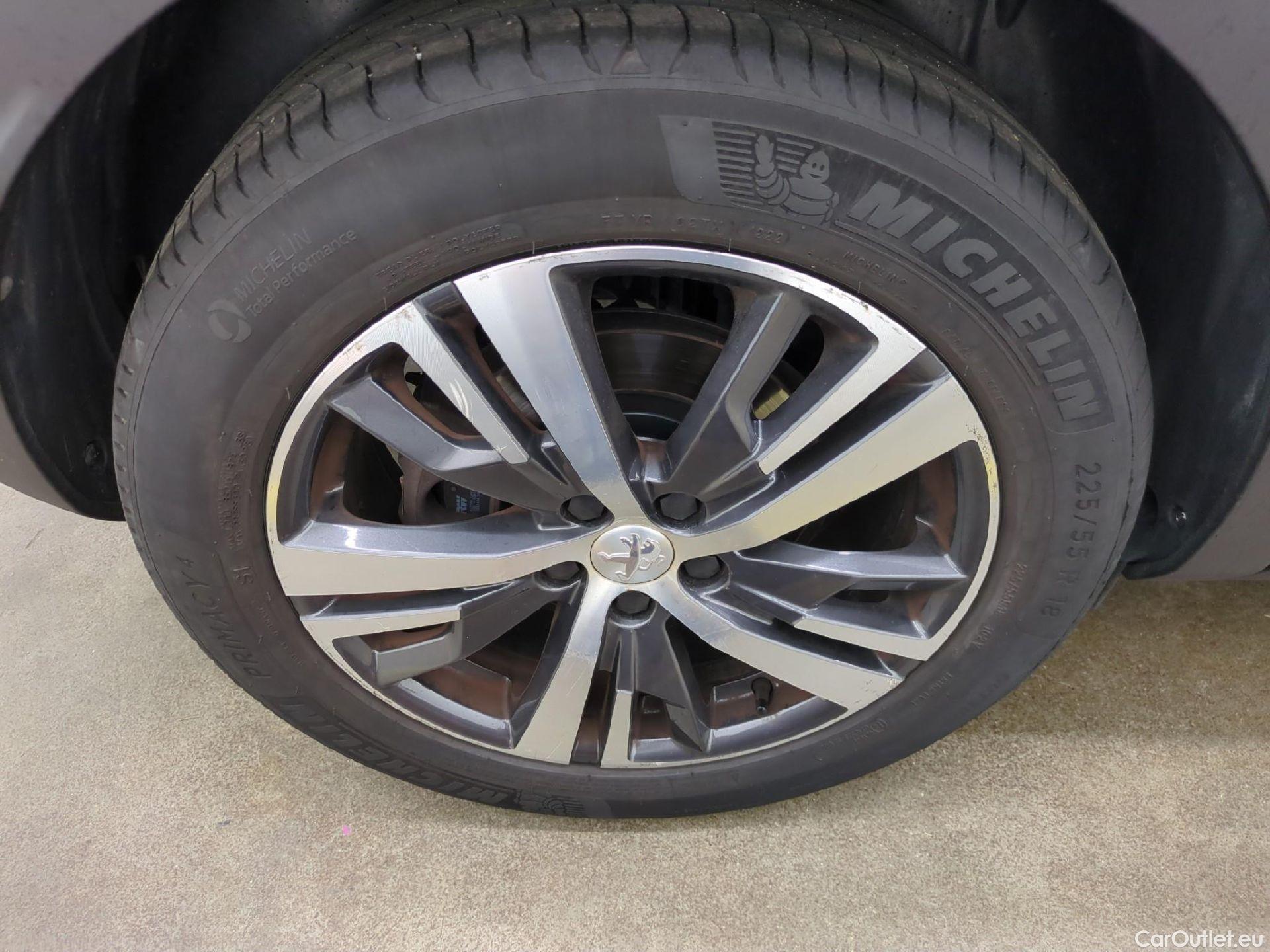  Peugeot  3008  Allure Pack 1.5 HDi 130CV BVA8 E6d #36