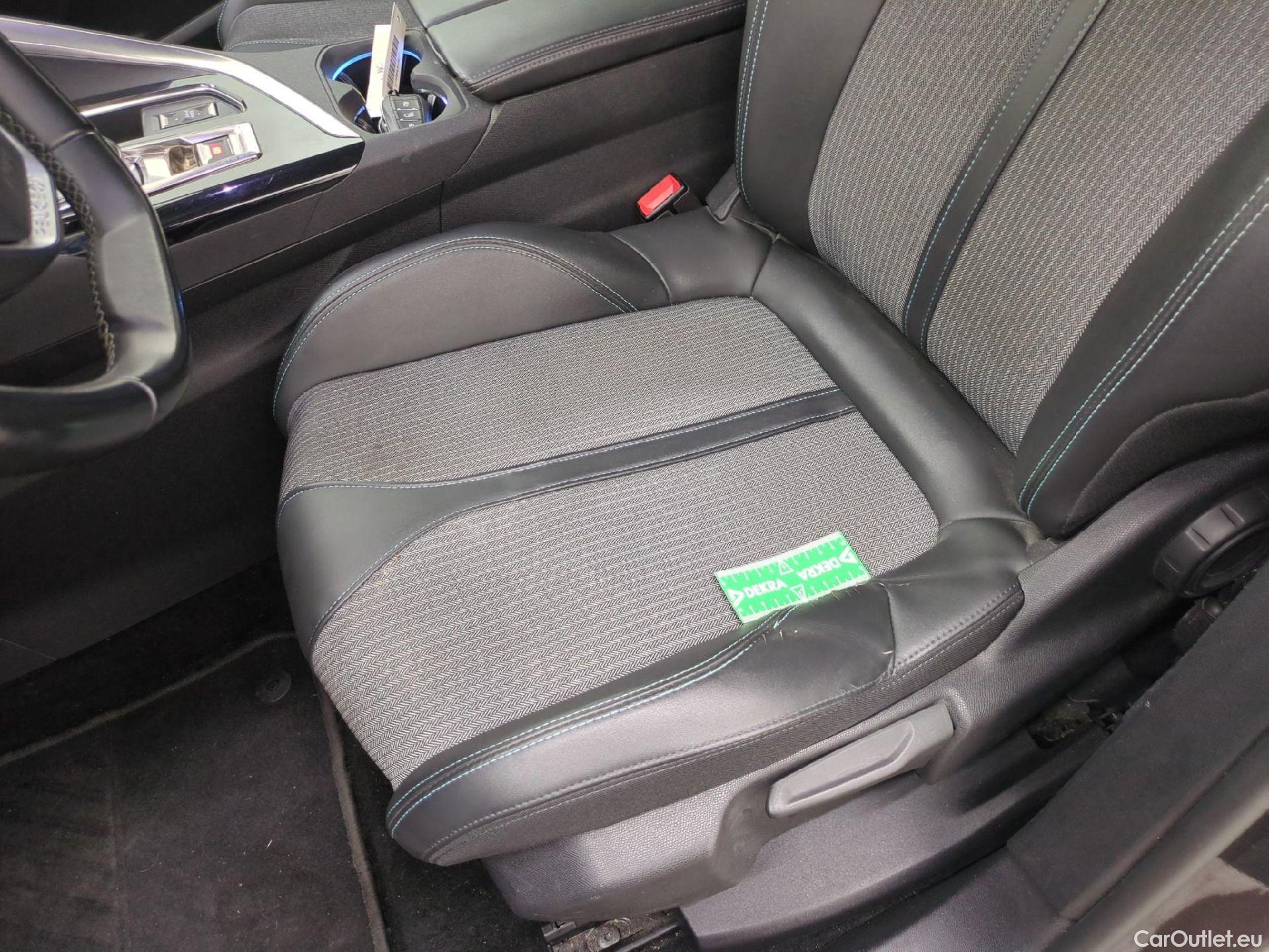  Peugeot  3008  Allure Pack 1.5 HDi 130CV BVA8 E6d #2