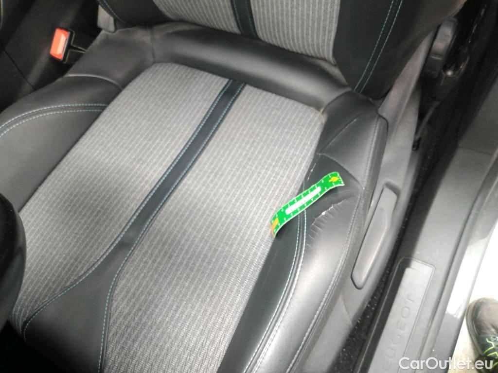  Peugeot  5008  Allure 1.5 HDi 130CV BVA8 7 Sieges E6d #1