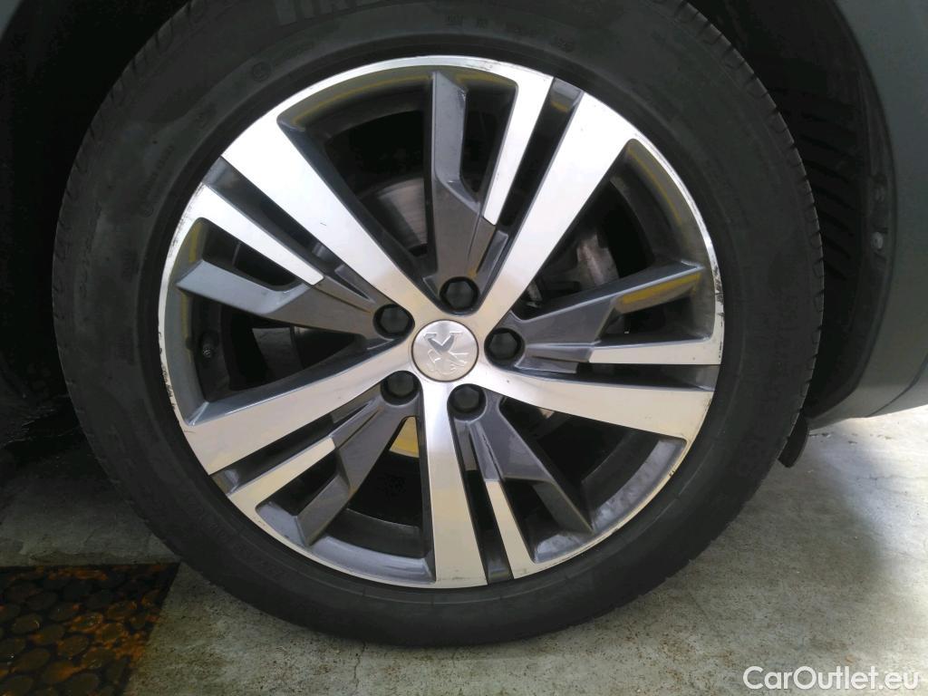  Peugeot  5008  Allure 1.5 HDi 130CV BVA8 7 Sieges E6d #5