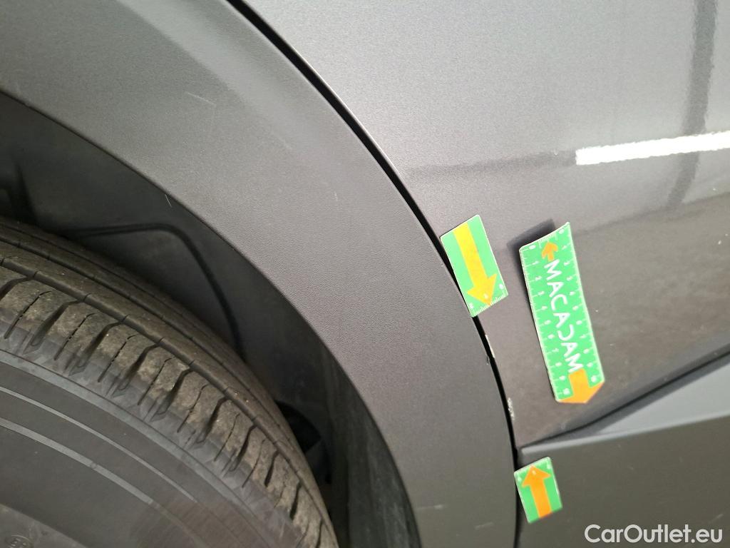  Peugeot  5008  Active Pack 1.5 HDi 130CV BVA8 7 Sieges E6d #9