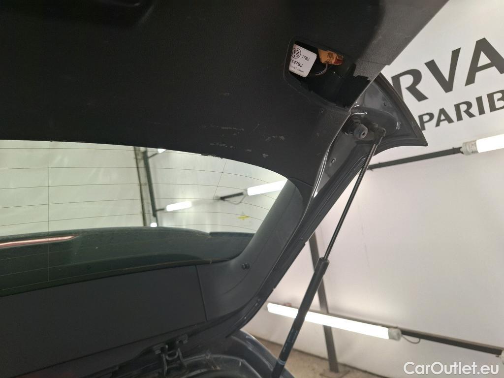  Volkswagen  Golf  VOLKSWAGEN / 2020 / 5P / Berline 1.0 eTSI OPF 110 DSG7 Life Business #40