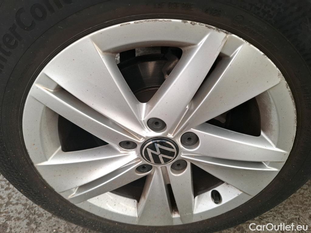  Volkswagen  Golf  VOLKSWAGEN / 2020 / 5P / Berline 1.0 eTSI OPF 110 DSG7 Life Business #28