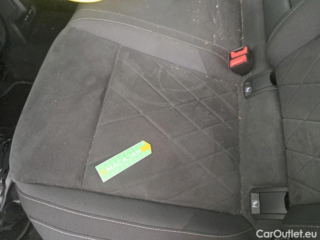  Volkswagen  Golf  VOLKSWAGEN  2020  5P Berline 1 4 eHybrid OPF 204 DSG6 Style #6