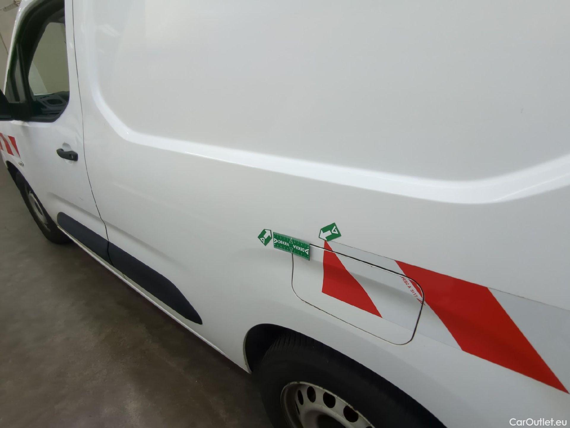  Citroen  Berlingo  Fourgon Worker M 1000 1.2 PureTech 130CV BVA8 E6d #13