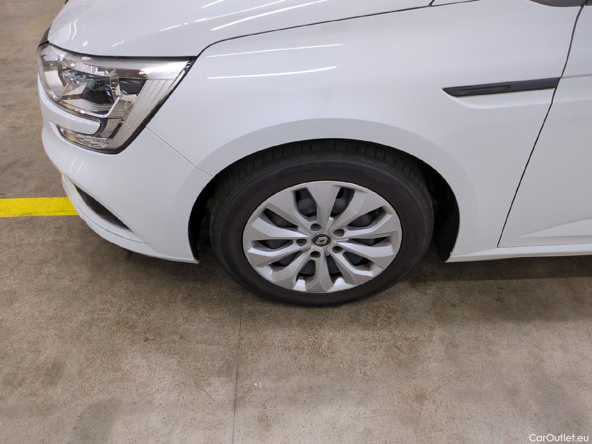  Renault  Megane  IV Berline 5pt. Société Air Nav 1.5 dCi 90CV BVM6 E6 #18