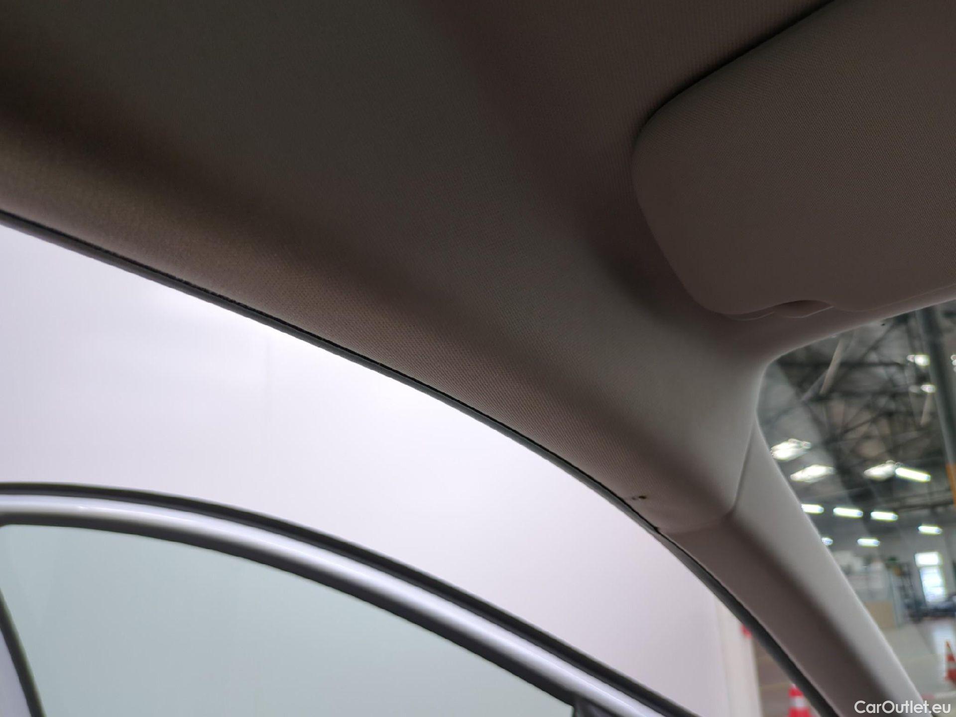  Renault  Megane  IV Berline 5pt. Société Air Nav 1.5 dCi 90CV BVM6 E6 #24