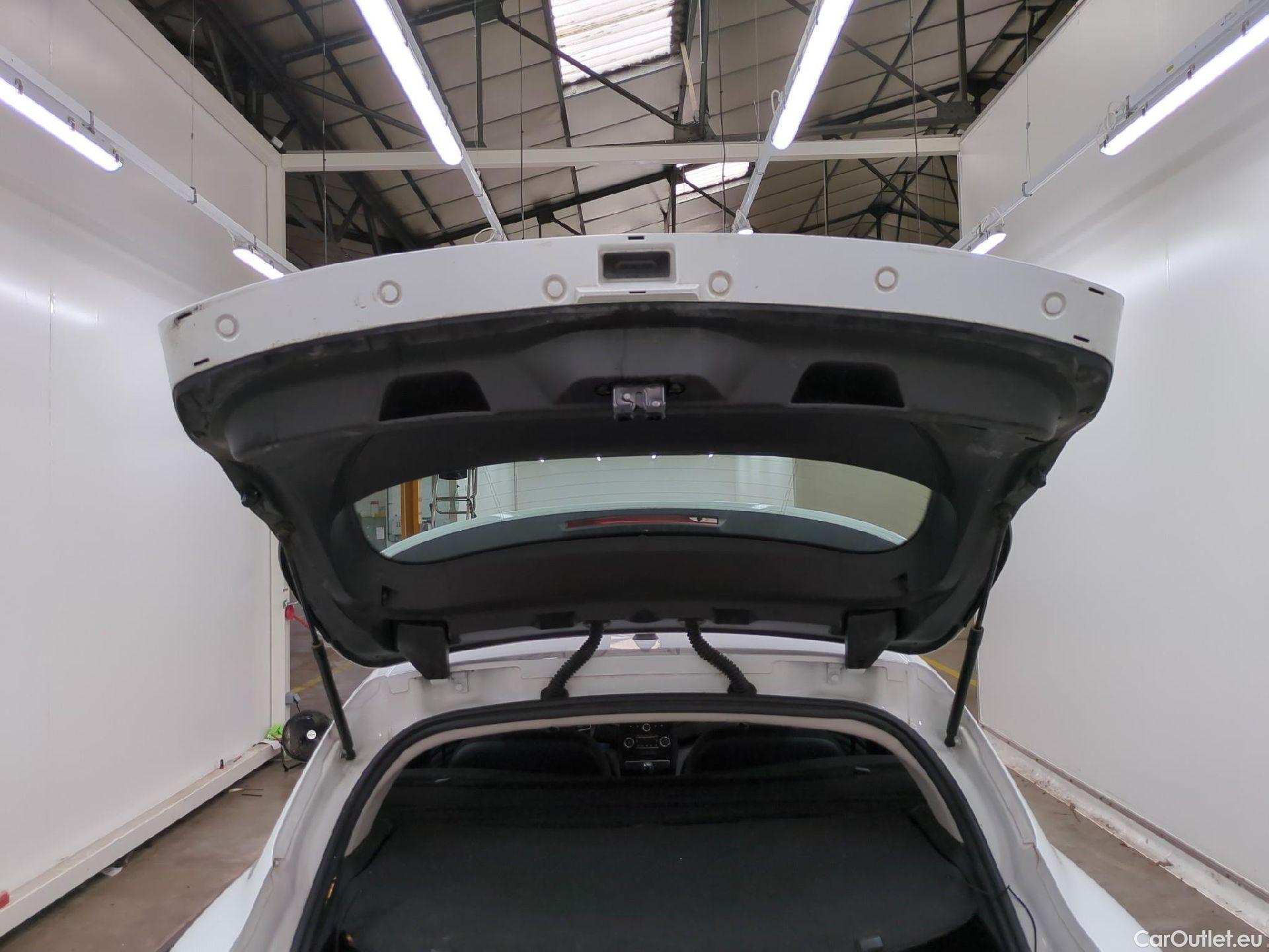  Renault  Megane  IV Berline 5pt. Société Air Nav 1.5 dCi 90CV BVM6 E6 #33