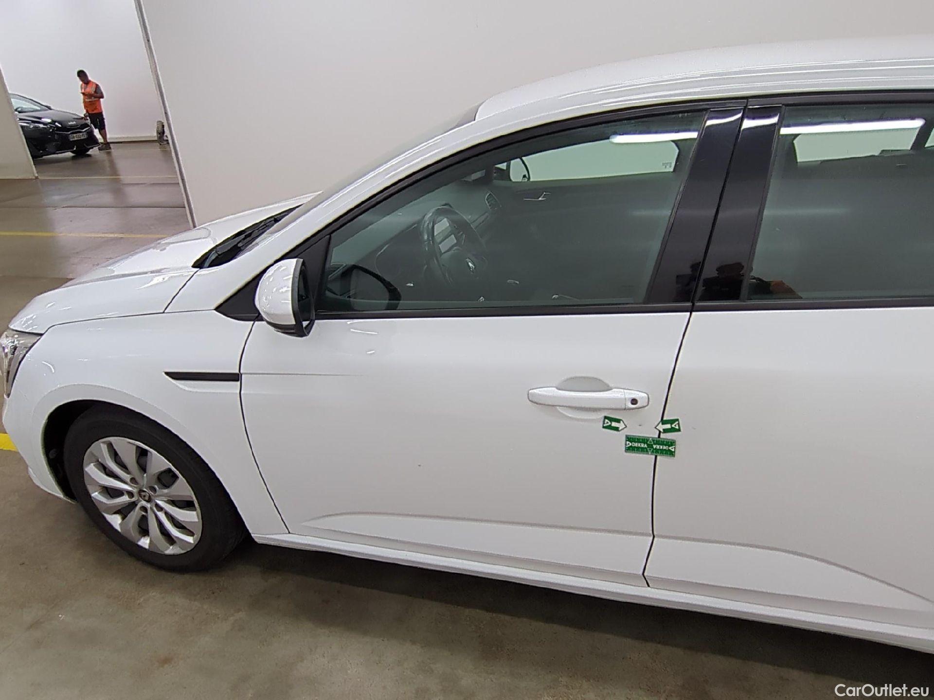  Renault  Megane  IV Berline 5pt. Société Air Nav 1.5 dCi 90CV BVM6 E6 #21