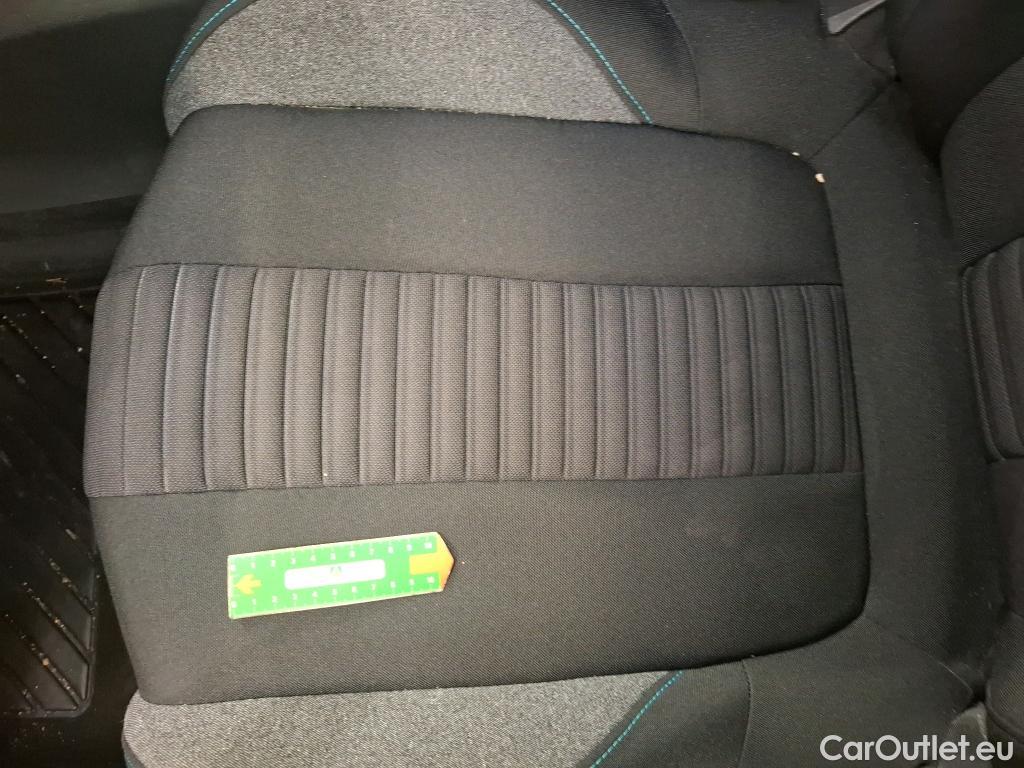 Peugeot  3008 PEUGEOT  / 2020 / 5P / SUV Hybrid 136 e-DCS6 Active Pack #22