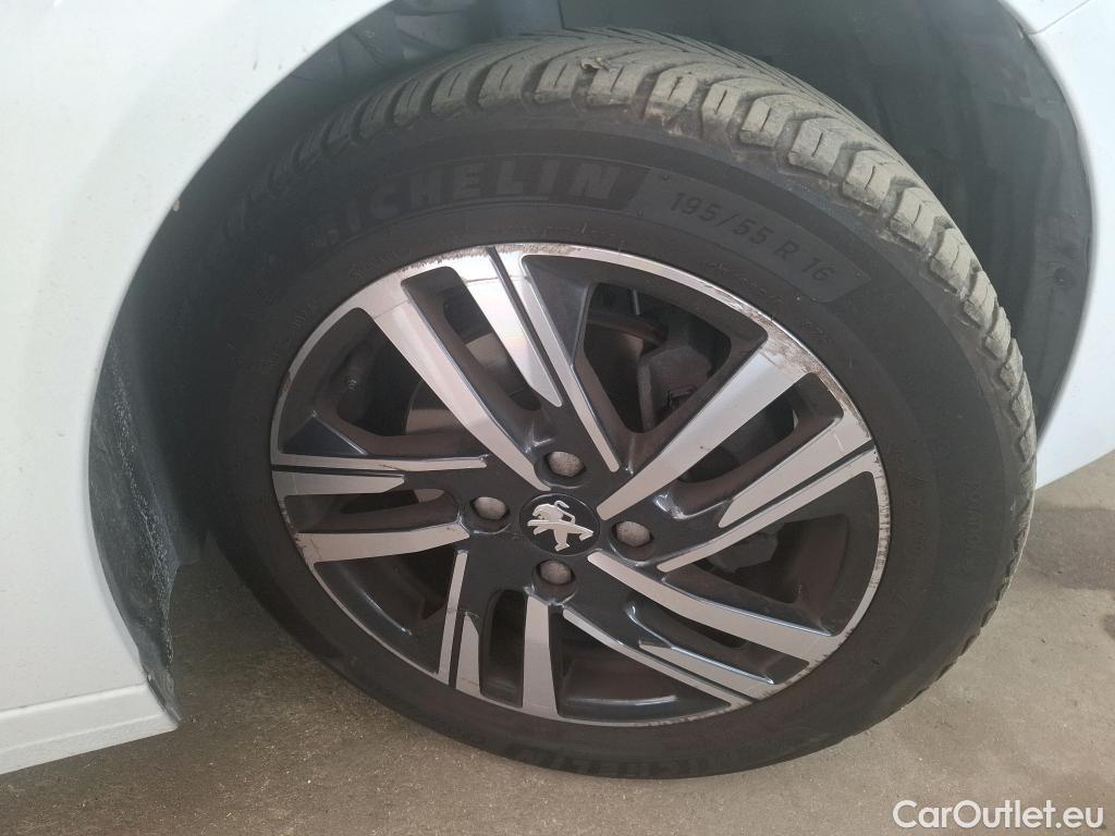  Peugeot  208  Allure Business 1.2 PureTech 100CV BVM6 E6d #19