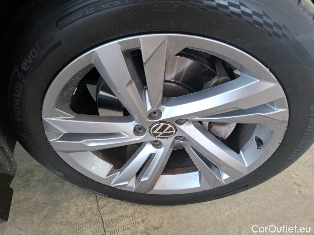  Volkswagen  Tiguan VOLKSWAGEN  / 2020 / 5P / SUV 1.4 eHybrid 245 DSG6 R-Line #43