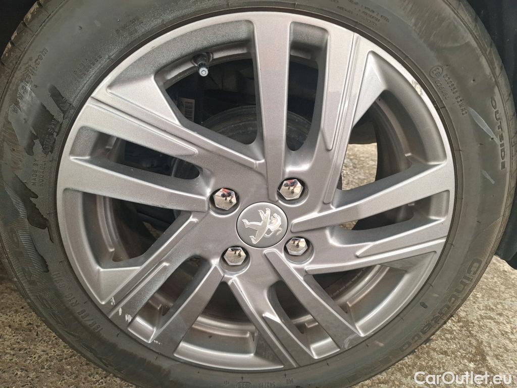  Peugeot  208 PEUGEOT  / 2019 / 5P / Berline Puretech 75 S&S Active Business #17