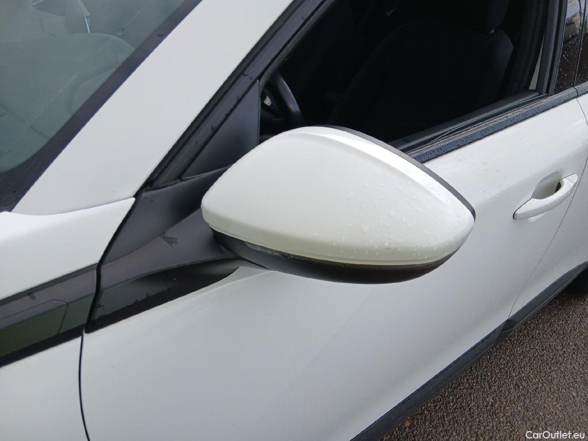  Peugeot  2008 PEUGEOT  / 2019 / 5P / todoterreno Active Puretech 100 S&S BVM6 #9