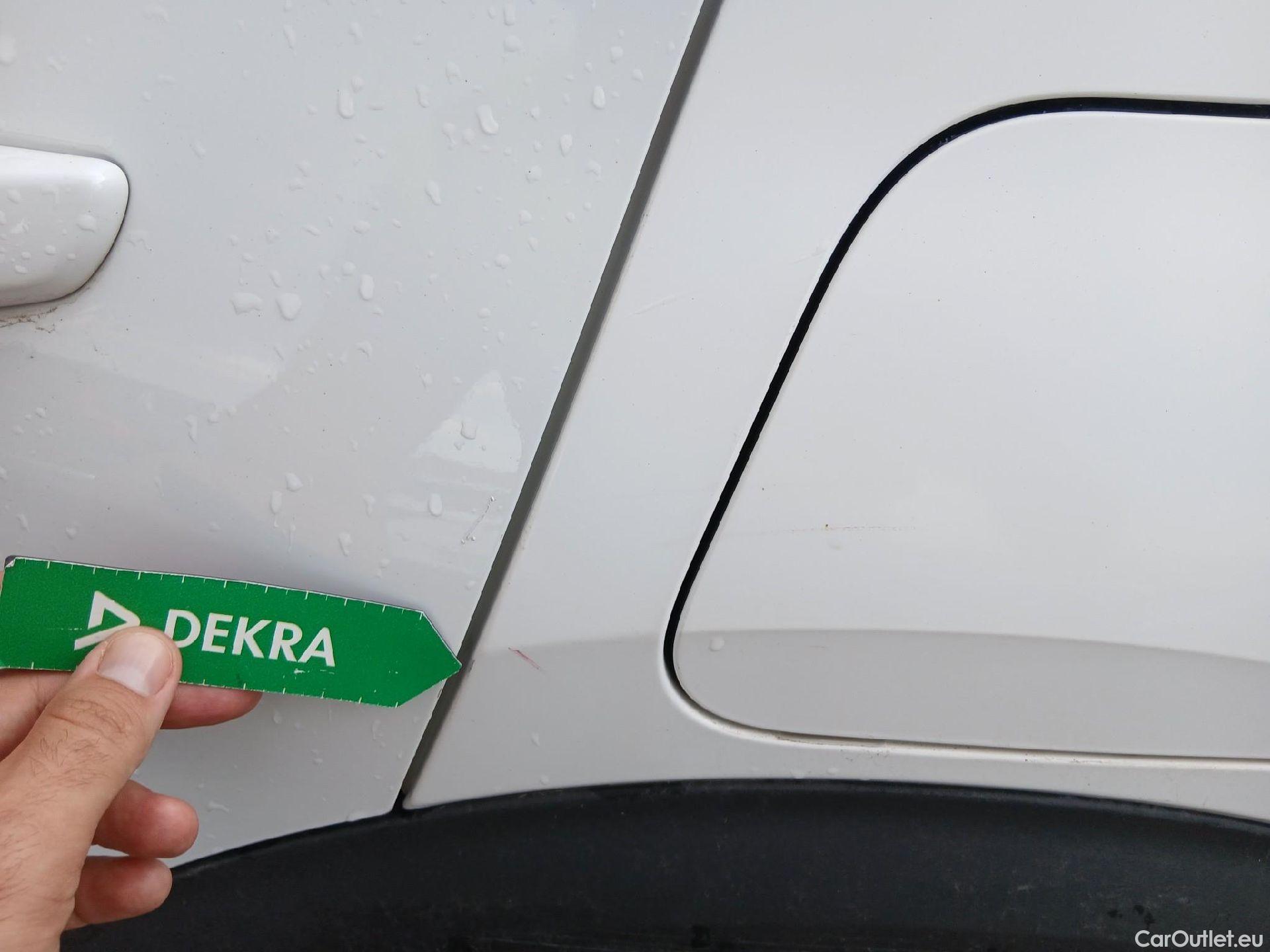  Peugeot  2008 PEUGEOT  / 2019 / 5P / todoterreno Active Puretech 100 S&S BVM6 #13