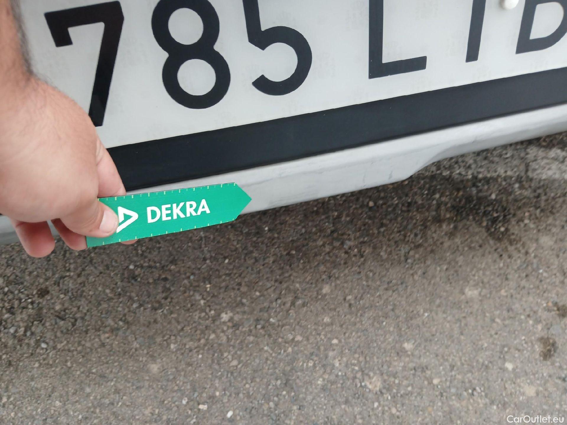  KIA  Niro KIA  / 2019 / 5P / crossover 1.6 GDi HEV 104kW (141CV) Drive #15