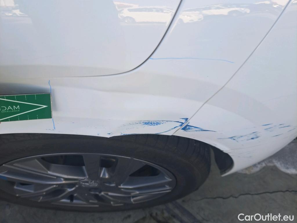  Peugeot  208 PEUGEOT  / 2019 / 5P / berlina con portón BlueHDi 73kW (100CV) Active Pack (AC) #14
